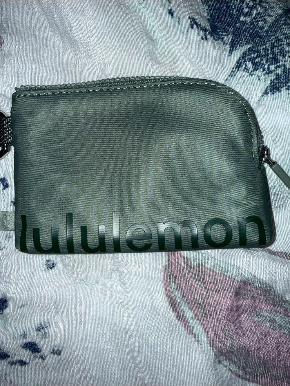 Lululemon Clippable Card Pouch Legacy Green/Grey Eucalyptus